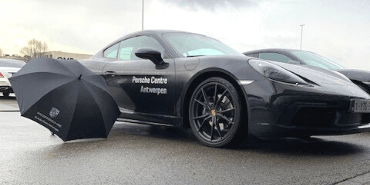 Hoe Porsche en Bentley paraplu’s omtoveren tot echte fan items