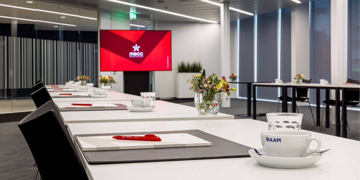 MECC deelt in stijl duurzame pennen uit en zet daarmee een extra stap in de goede richting